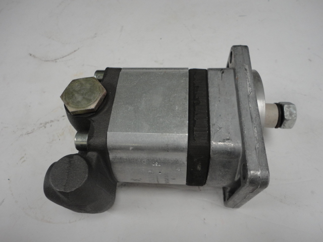 Hagglunds BV206 Parts - Steering Pump